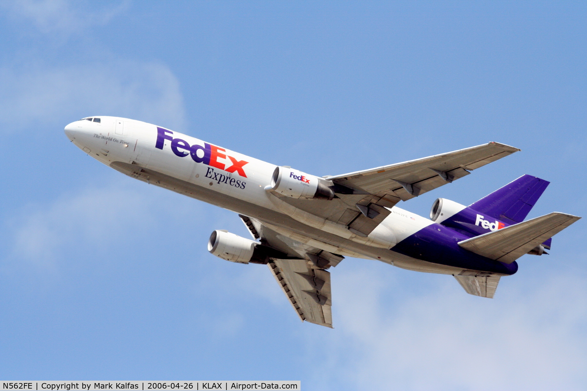 N562FE, 1977 McDonnell Douglas MD-10-10F C/N 46947, FedEx MD-10-10F, Departing 25L KLAX