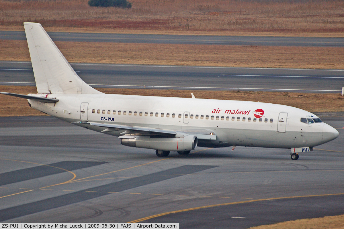 ZS-PUI, 1983 Boeing 737-2B7 C/N 22890, At Jo'burg