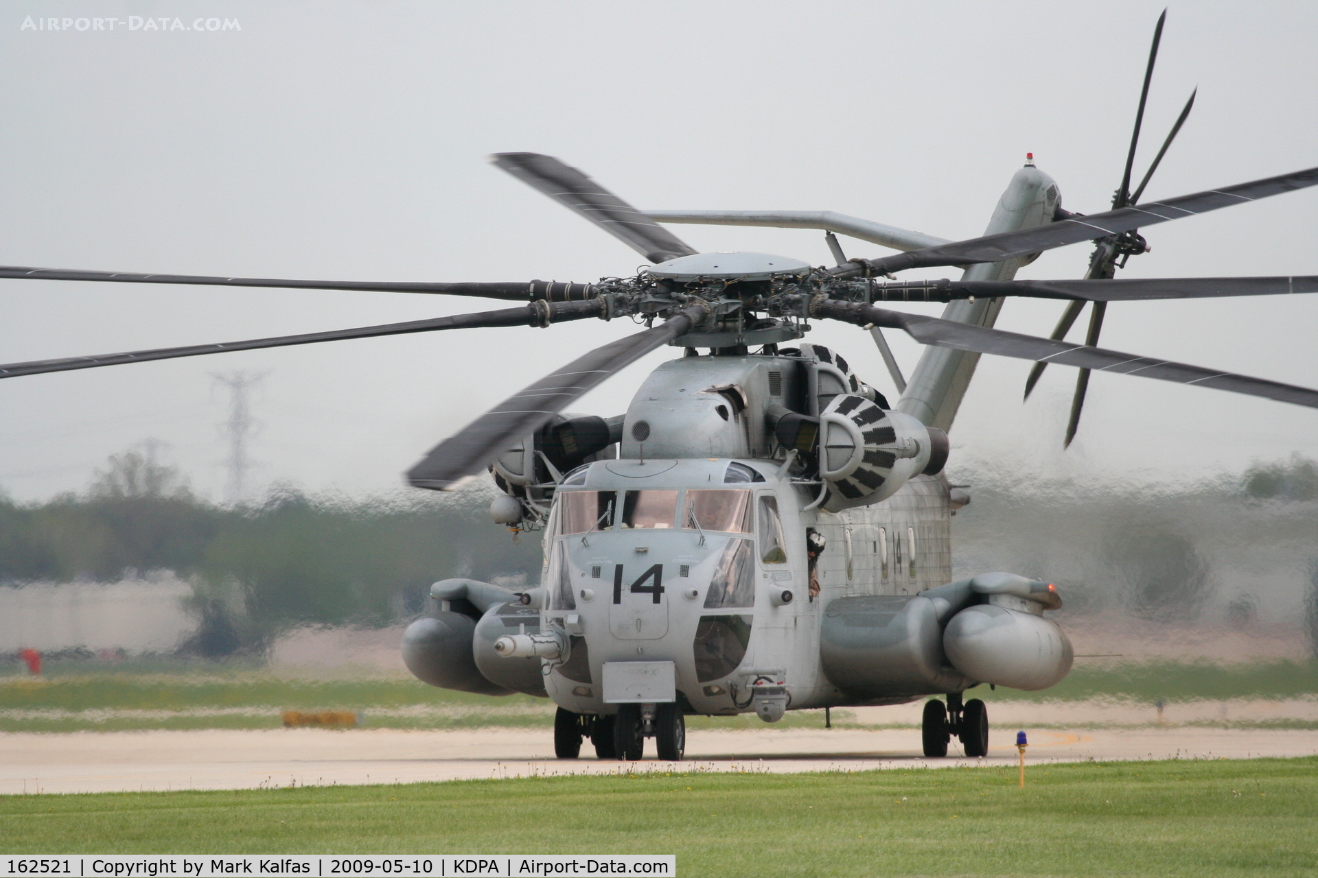 162521, Sikorsky CH-53E Super Stallion C/N 65-527, CH-53 Super Stallion, 162521/HMH-461 taxiing to the ramp at KDPA