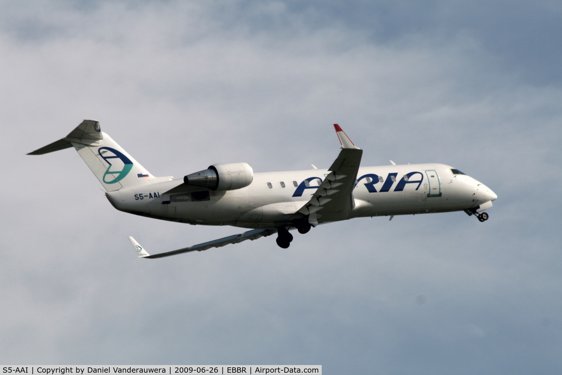 S5-AAI, 1998 Canadair CRJ-200LR (CL-600-2B19) C/N 7248, Flight JP377 is taking off from rwy 07R