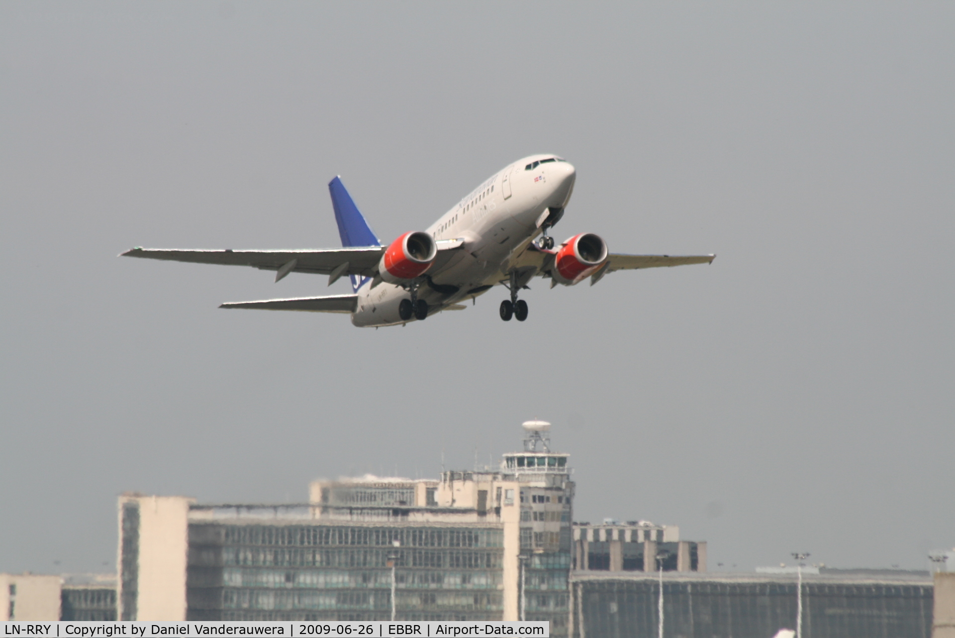 LN-RRY, 1998 Boeing 737-683 C/N 28297, Flight SK4744 is taking off from rwy 07R