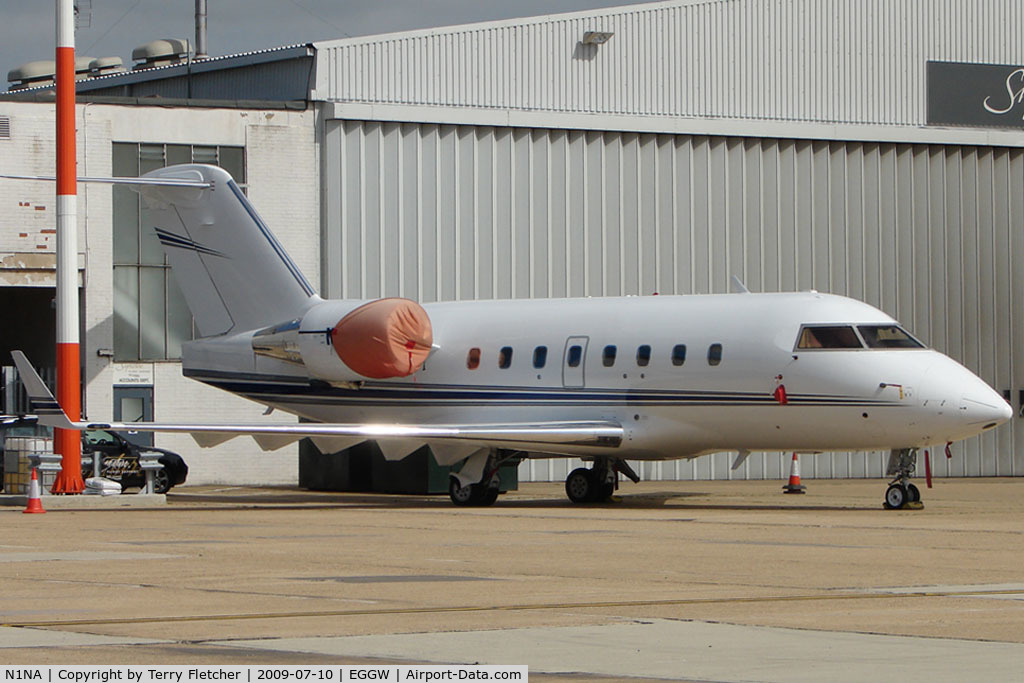N1NA, 2000 Bombardier Challenger 604 (CL-600-2B16) C/N 5447, Challenger at Luton with the covers on