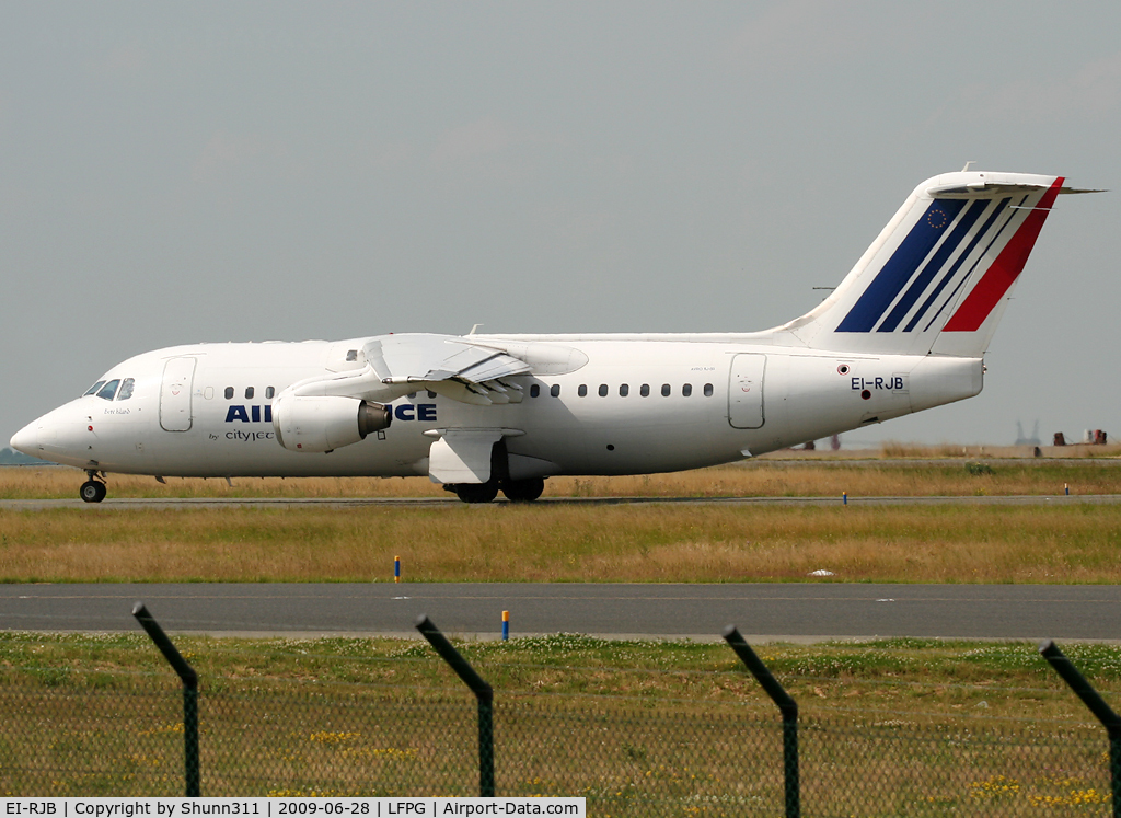 EI-RJB, 1998 British Aerospace Avro 146-RJ85 C/N E.2330, Taxiing for departure...
