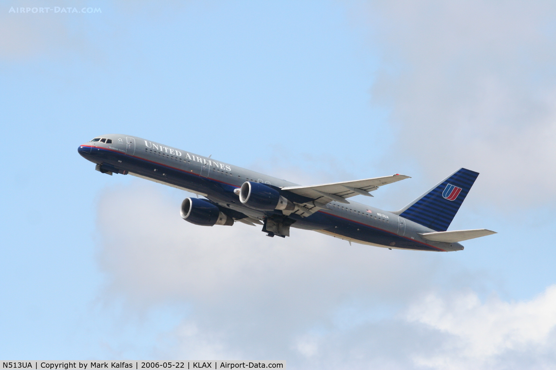 N513UA, 1990 Boeing 757-222 C/N 24810, United Airlines Boeing 757-222, N513UA departs KLAX RWY 25R