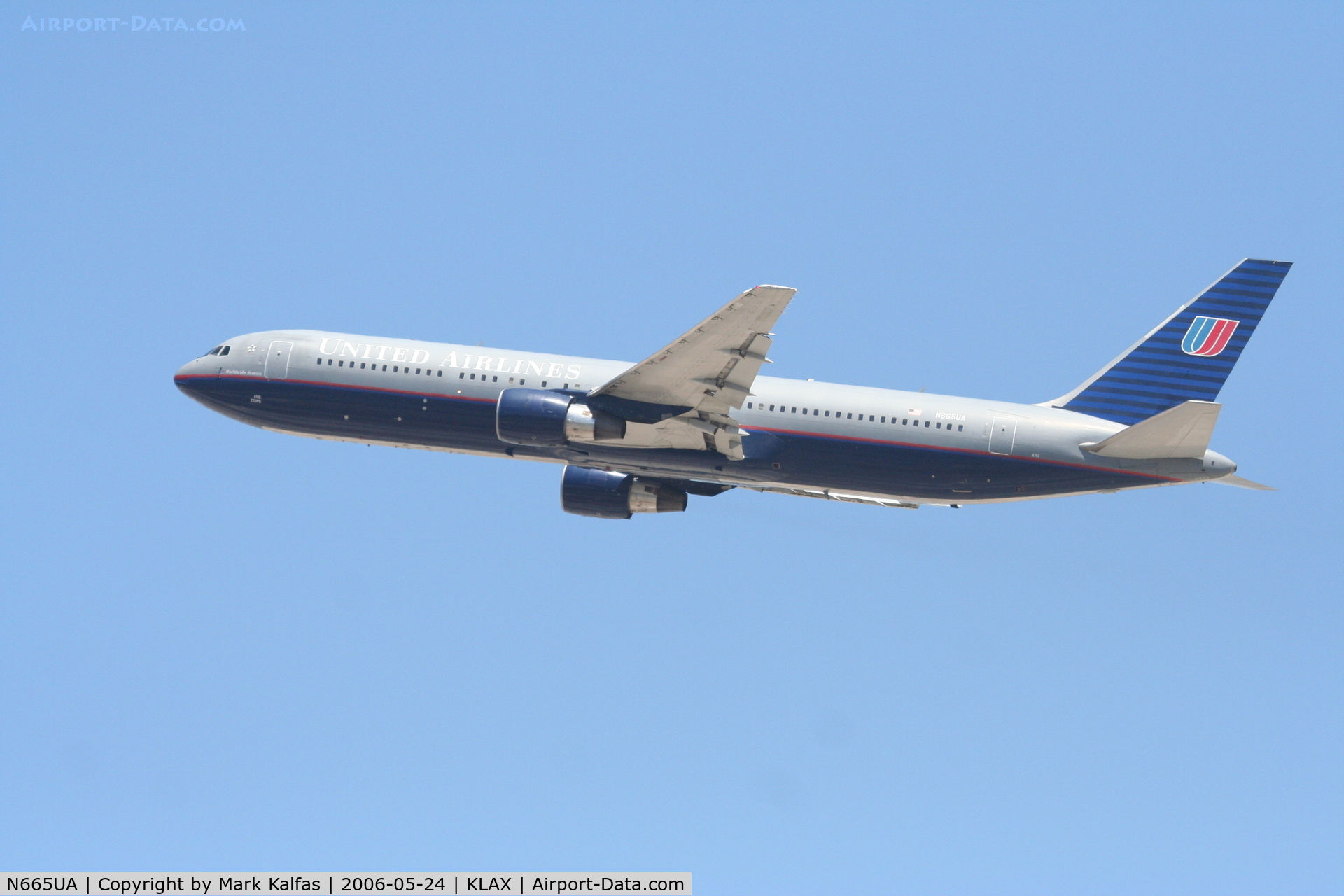 N665UA, 1998 Boeing 767-322 C/N 29237, United Airlines 767-322, N665UA departs KLAX RWY 25R