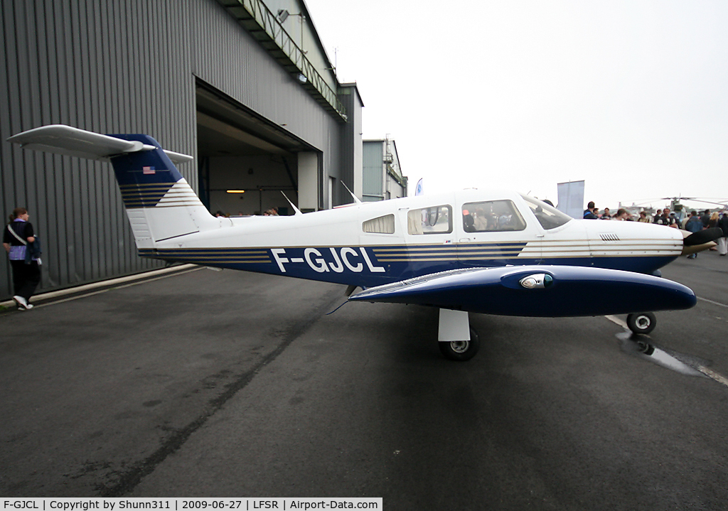 F-GJCL, Piper PA-28RT-201T Arrow IV C/N 28R-8131004, Displayed during last LFSR Airshow