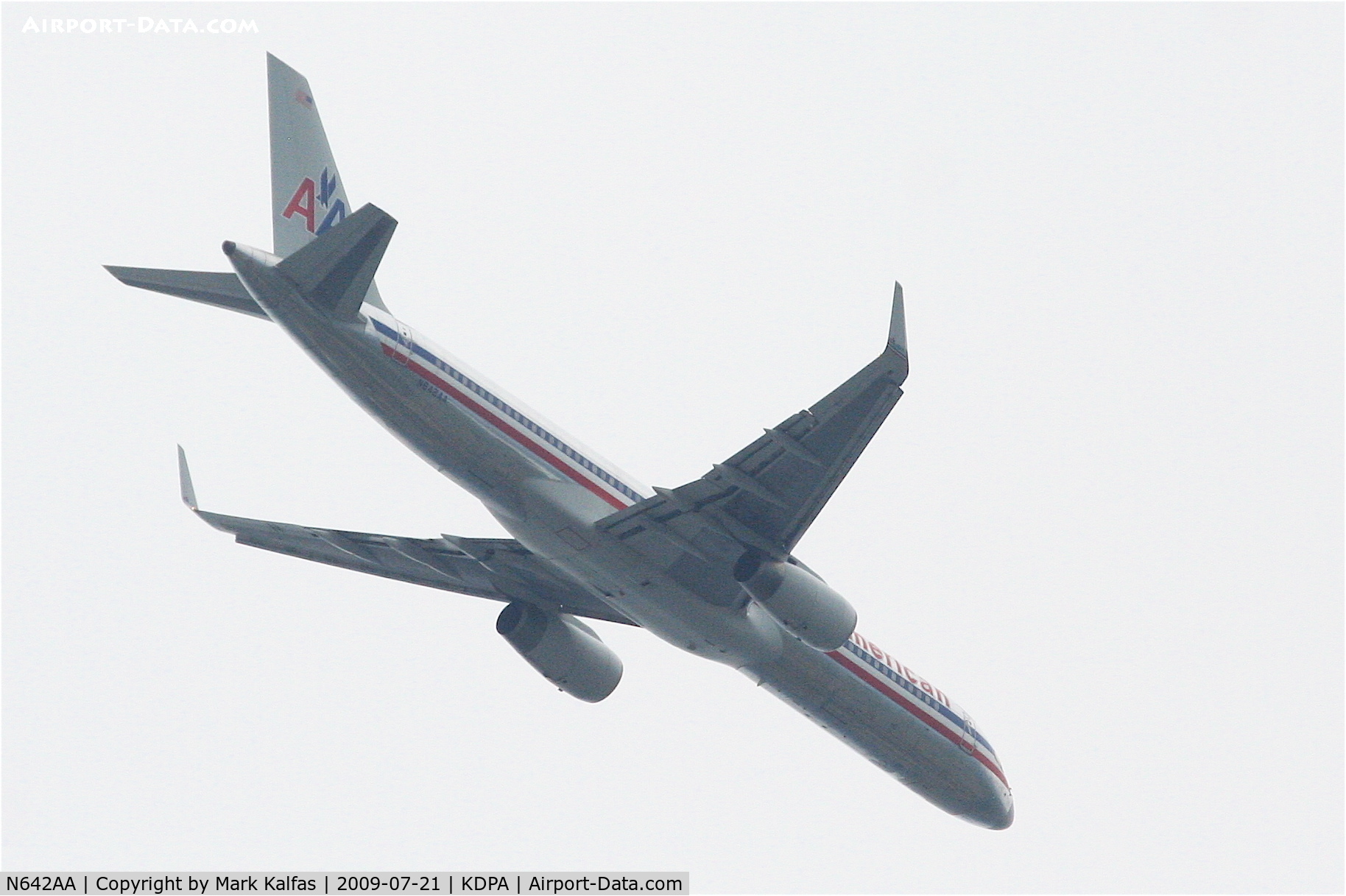 N642AA, 1991 Boeing 757-223 C/N 24600, American Airlines, 757-223, N642AA a steep descending turn over KDPA to intercept the RWY 10 localizer KORD.