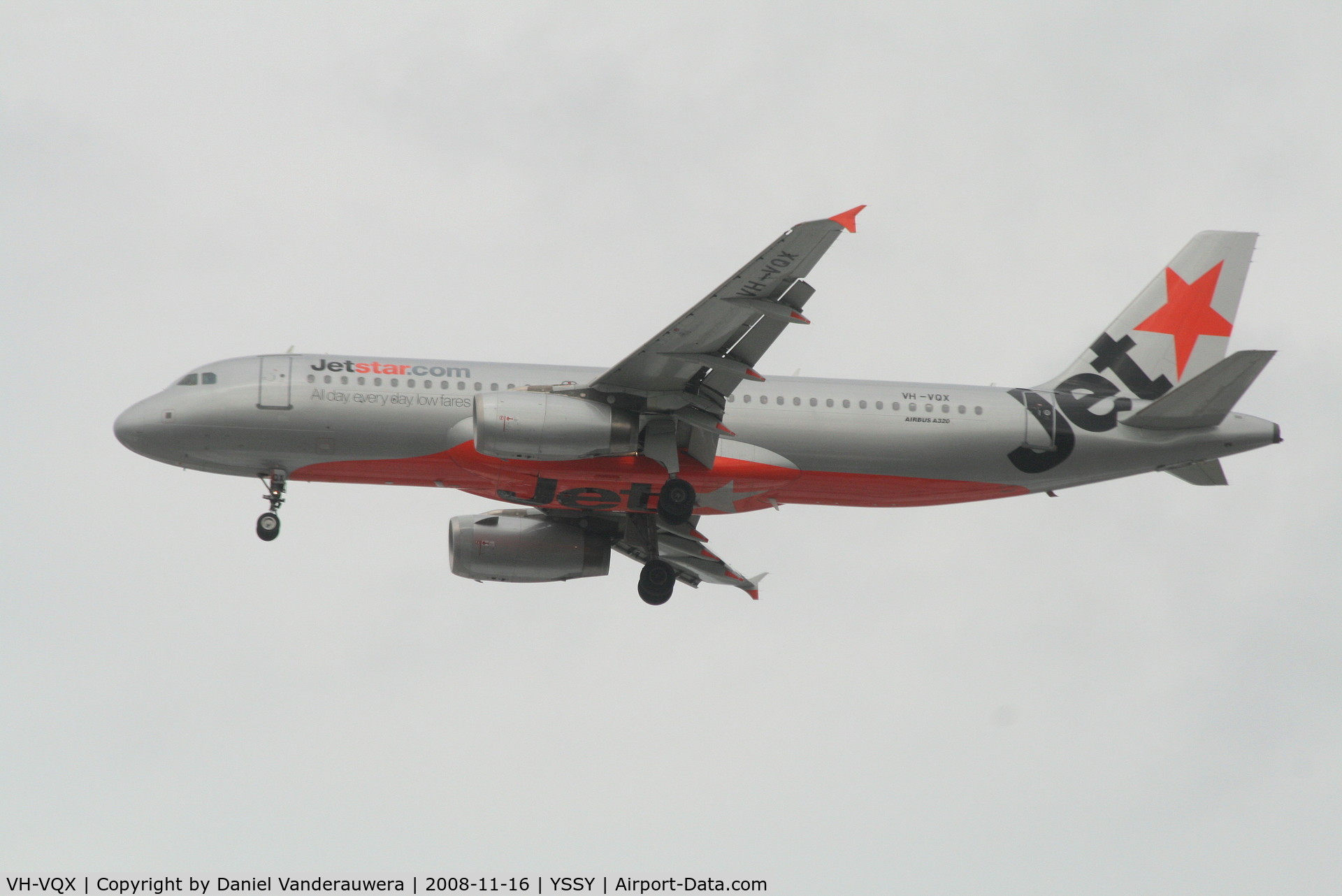 VH-VQX, 2004 Airbus A320-232 C/N 2322, descending to rwy 16L