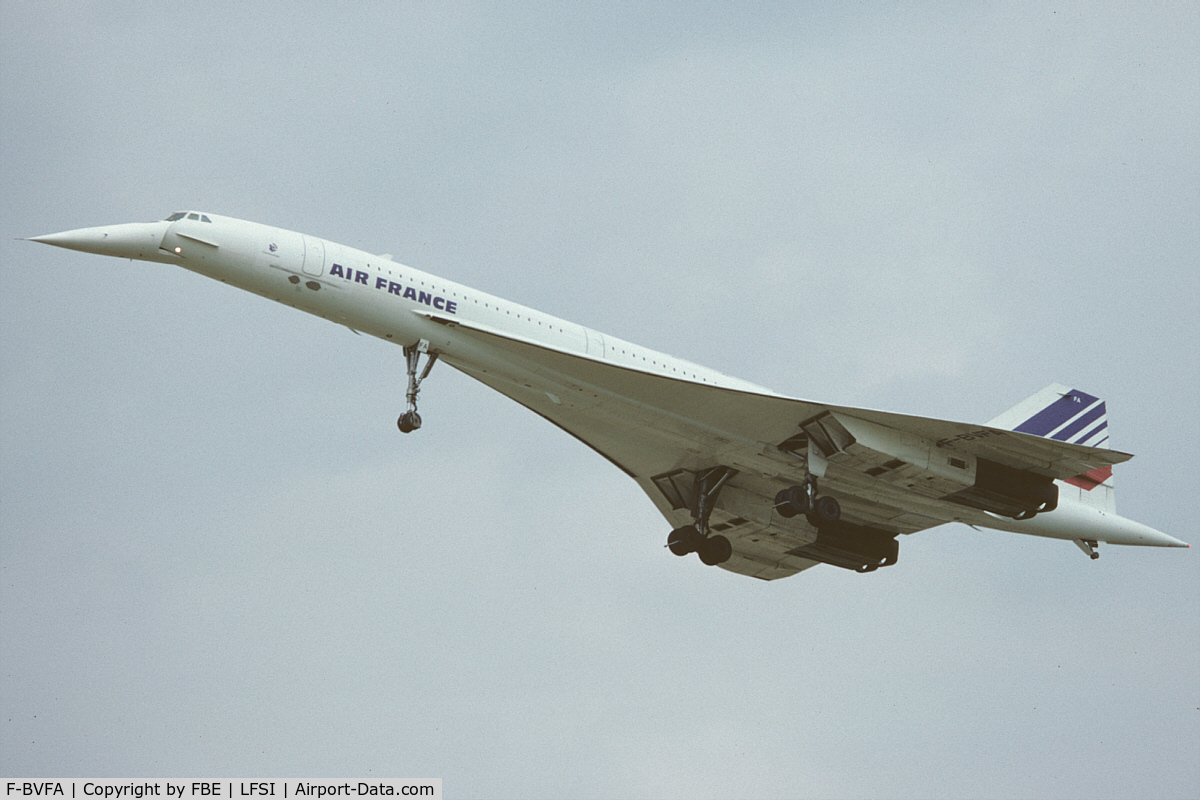 F-BVFA, 1976 Aerospatiale-BAC Concorde 101 C/N 5, flyby at Saint Dizier open house 1987