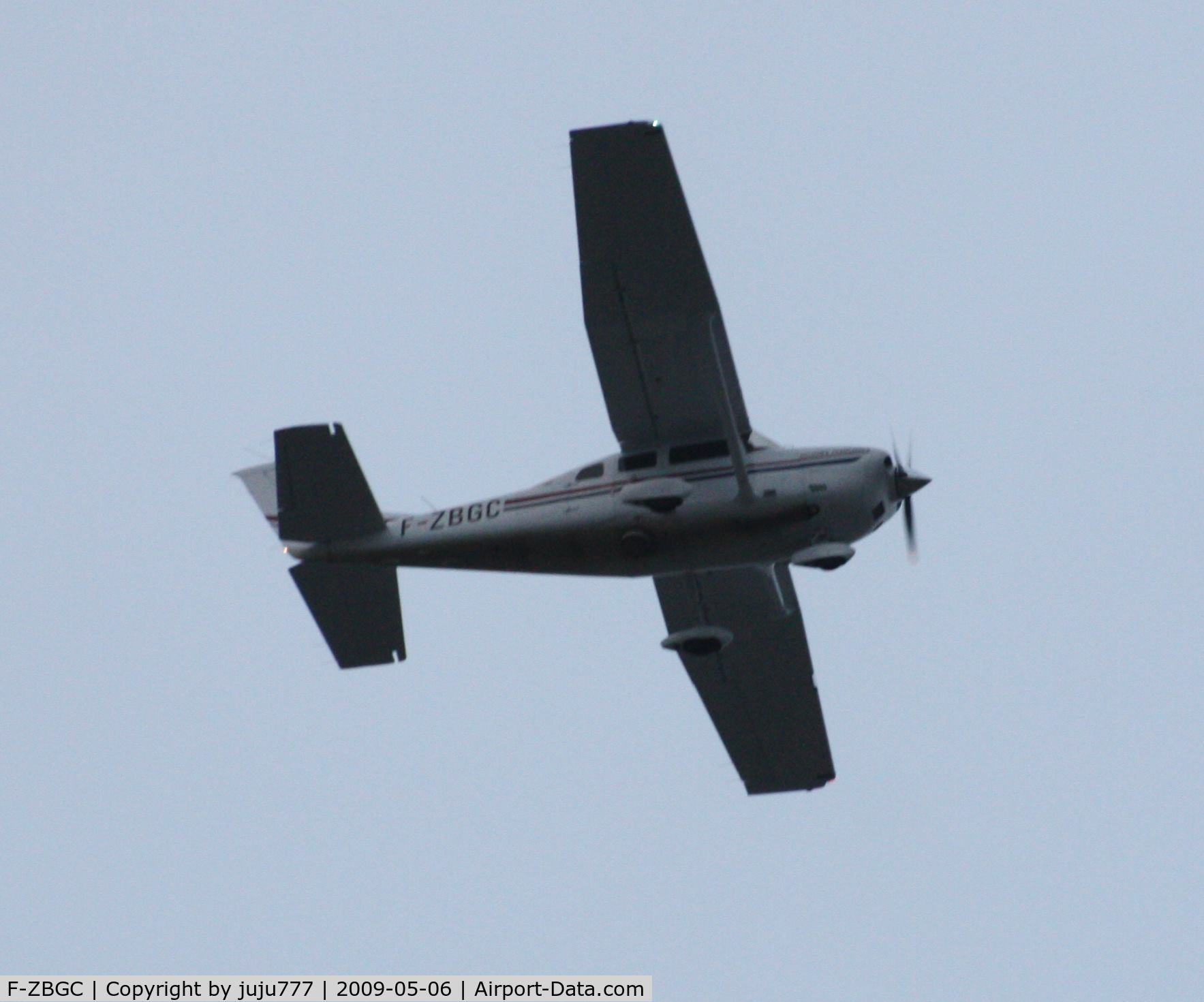 F-ZBGC, Cessna 206H Stationair C/N 20608445, on transit over Sarcelles since Duny