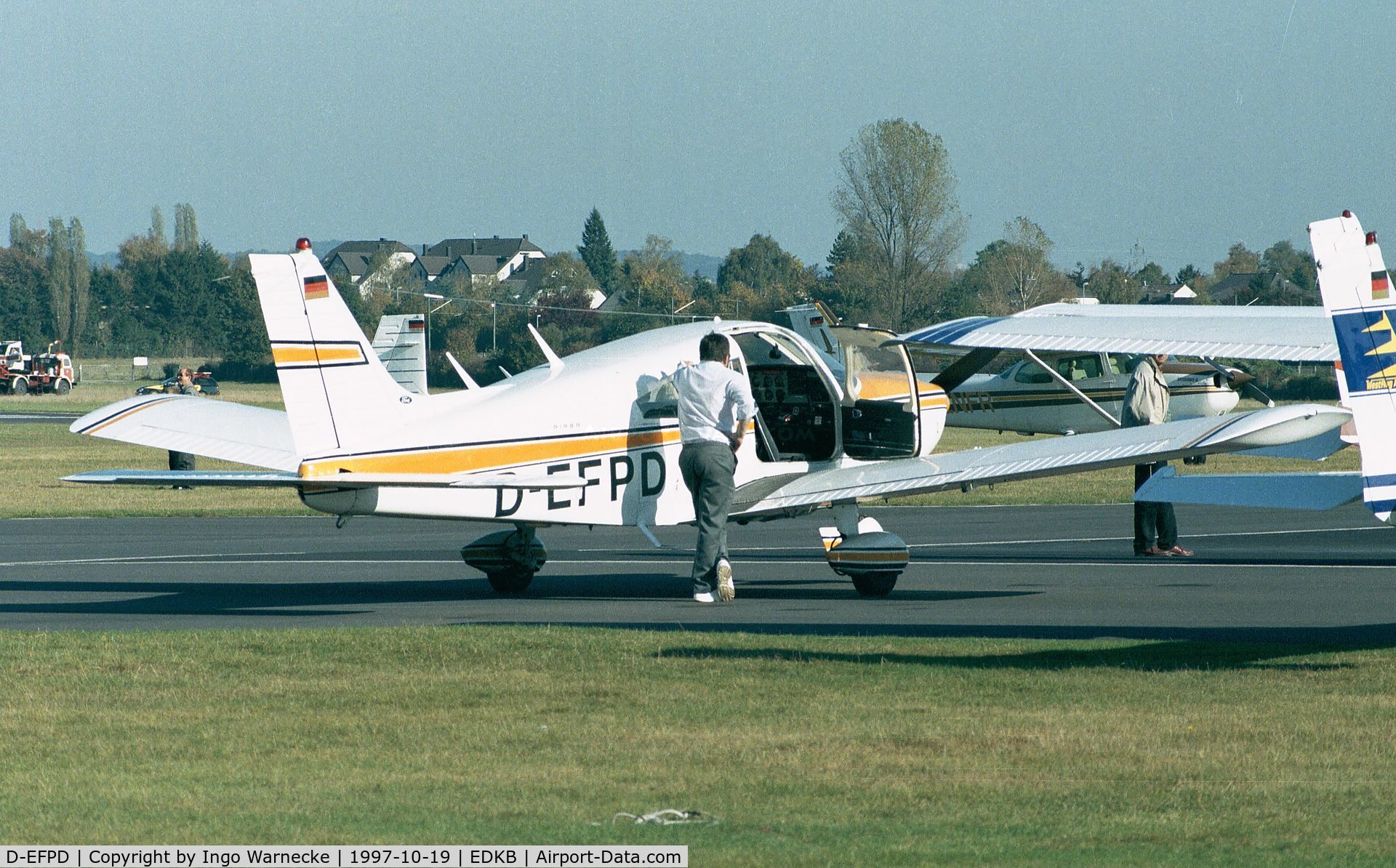 D-EFPD, 1973 Piper PA-28-180 Challenger C/N 28-7305121, Piper PA-28-180 Cherokee Challenger at Bonn-Hangelar airfield