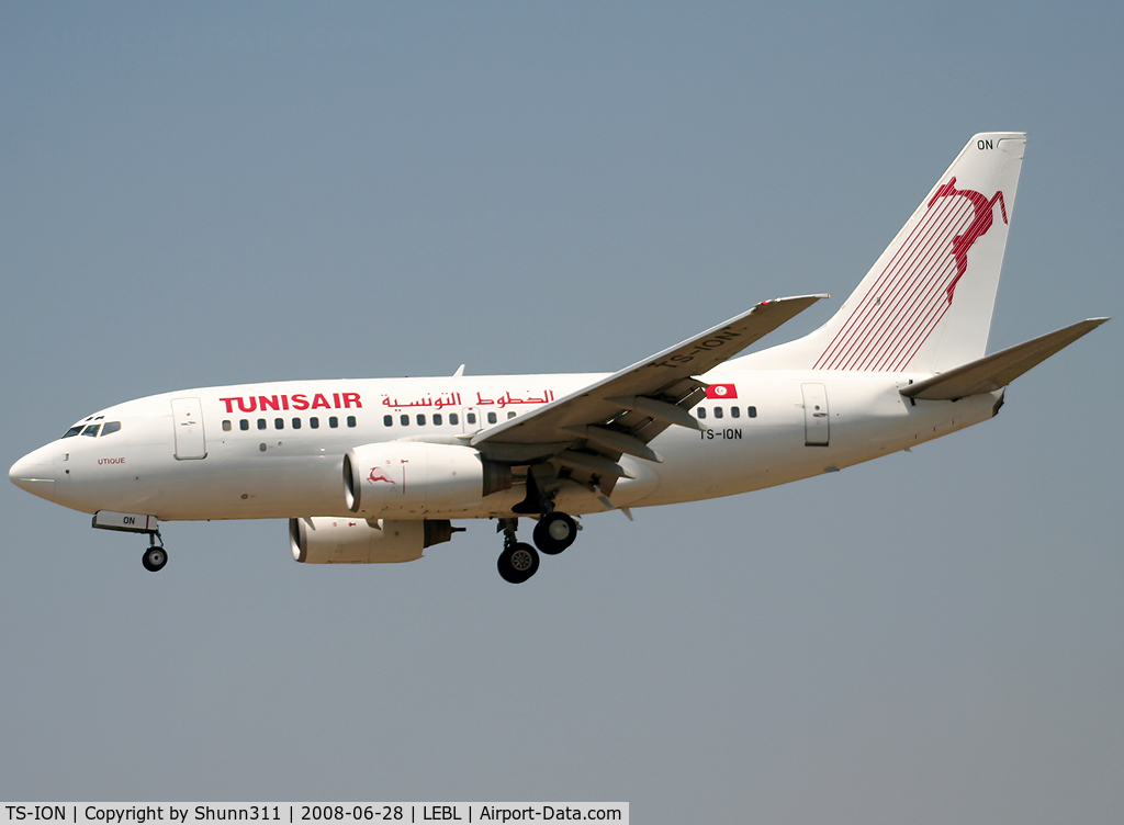TS-ION, 2000 Boeing 737-6H3 C/N 29499, Landing rwy 25R