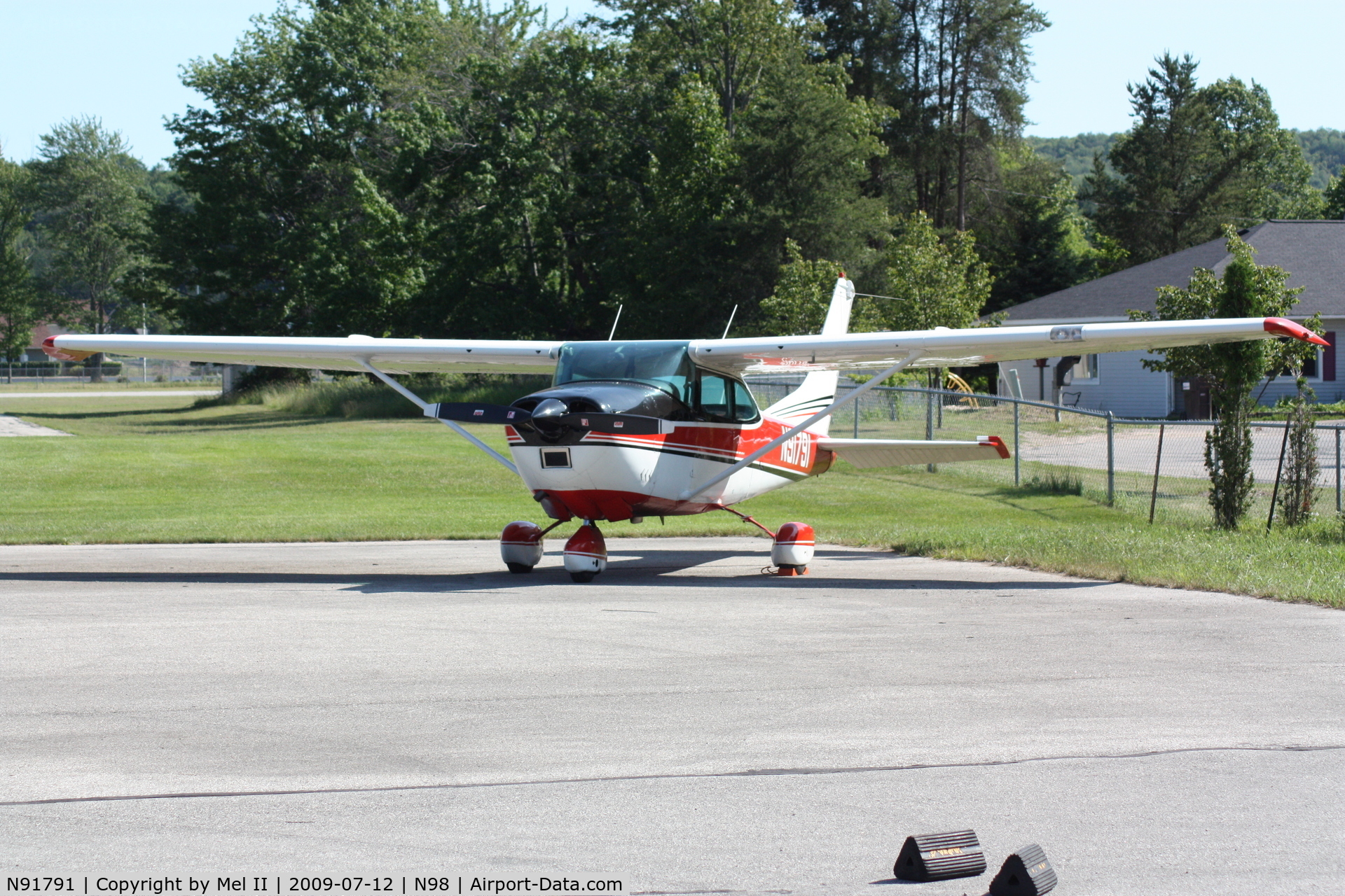 N91791, 1969 Cessna 182M Skylane C/N 18259909, Parked