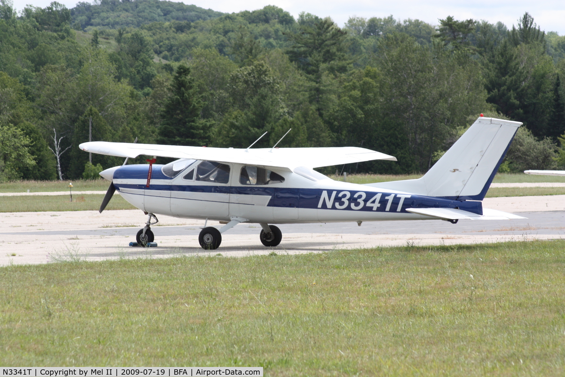 N3341T, 1967 Cessna 177 Cardinal C/N 17700641, Parked