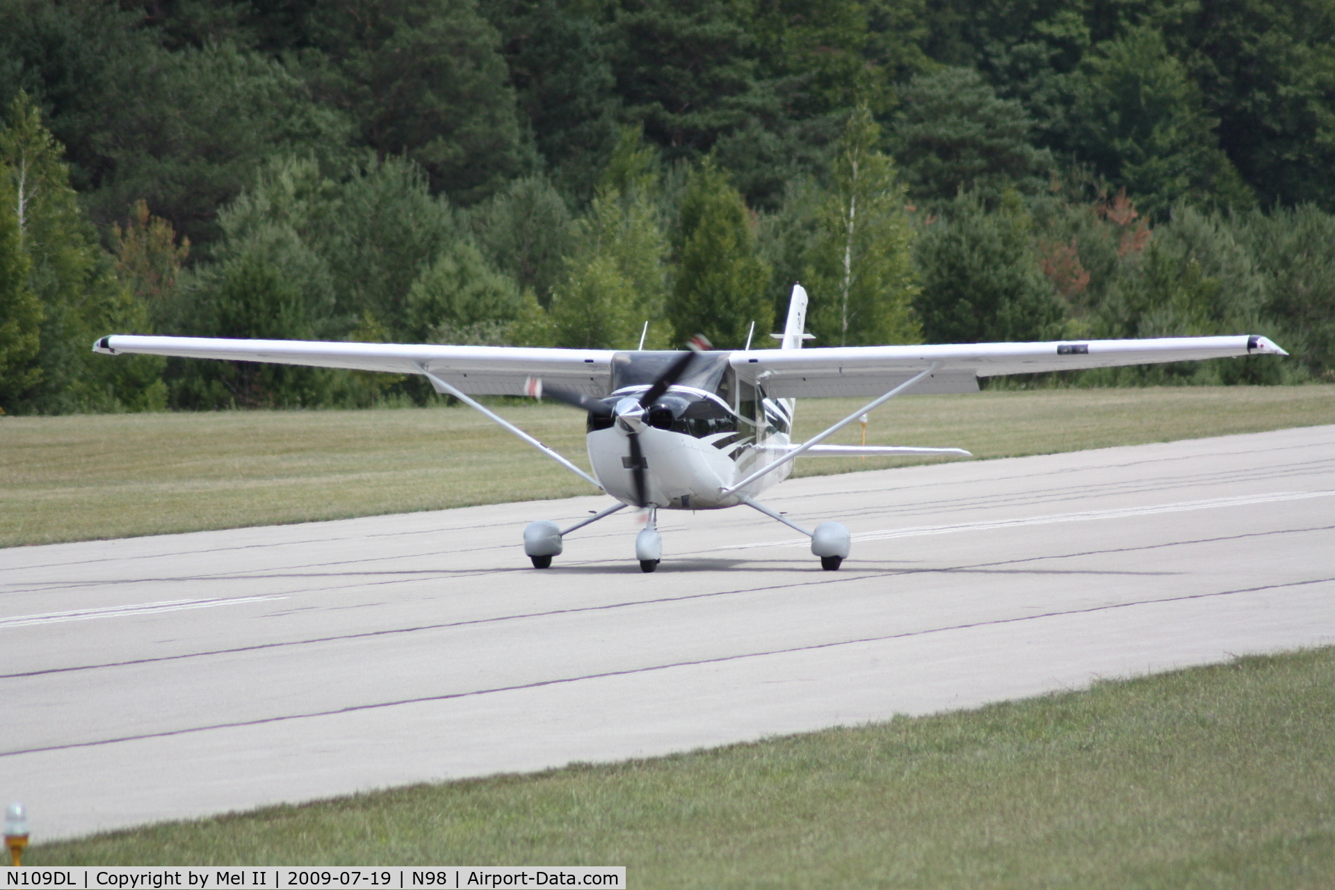 N109DL, 2006 Cessna T182T Turbo Skylane C/N T18208636, Departing RWY 27