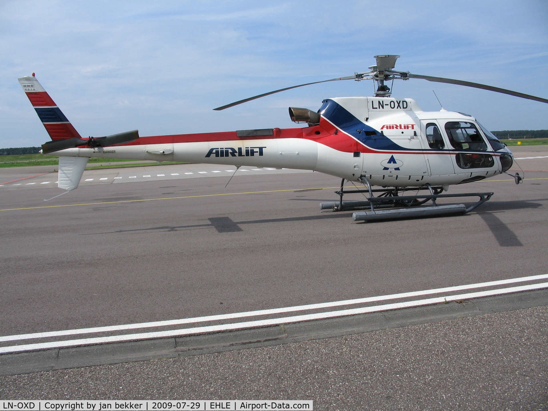 LN-OXD, Eurocopter AS-350B-3 Ecureuil Ecureuil C/N 4278, Lelystad platform