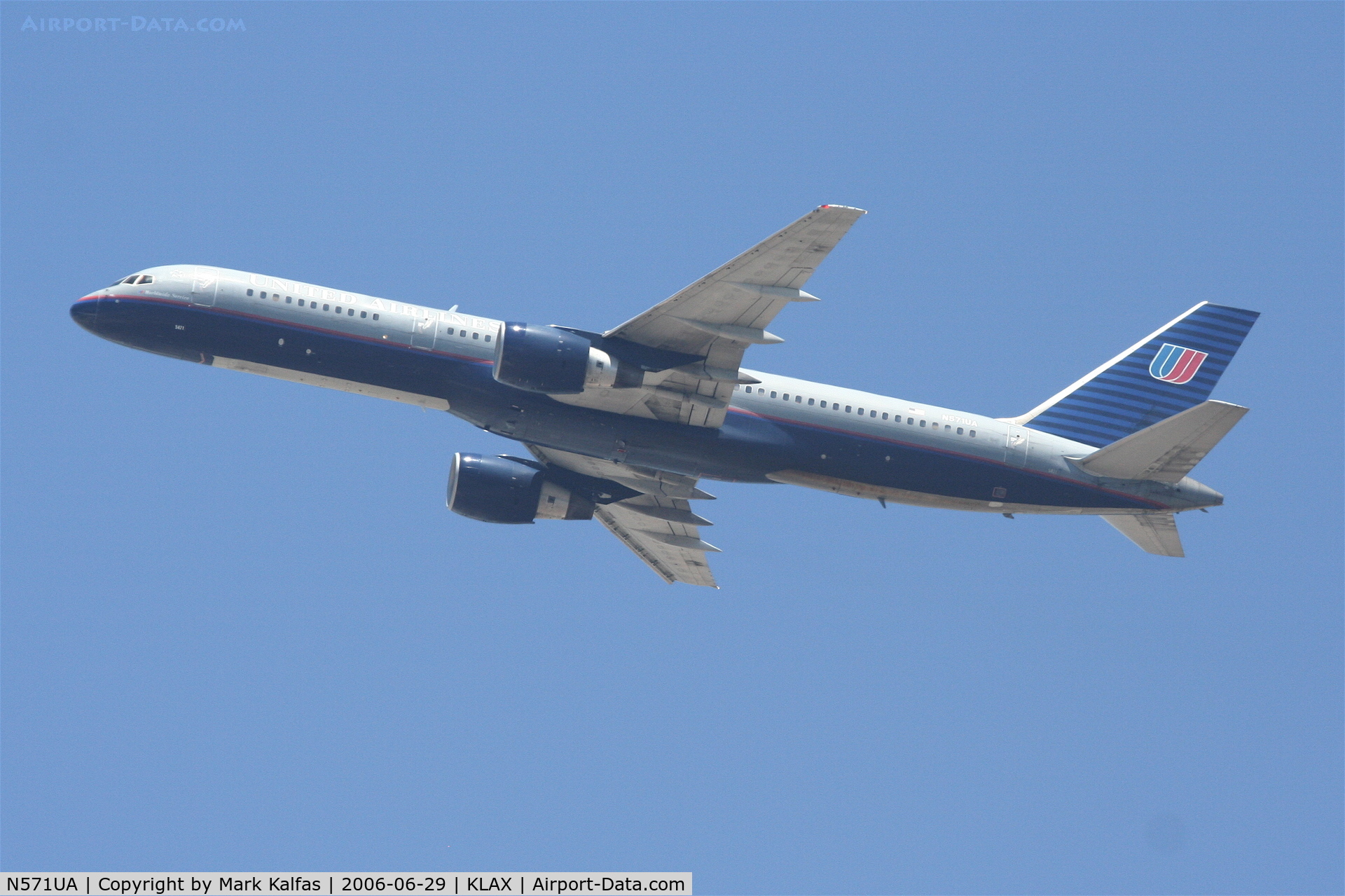 N571UA, 1992 Boeing 757-222 C/N 26681, United Airlines Boeing 757-222, N571UA RWY 25R departure KLAX.