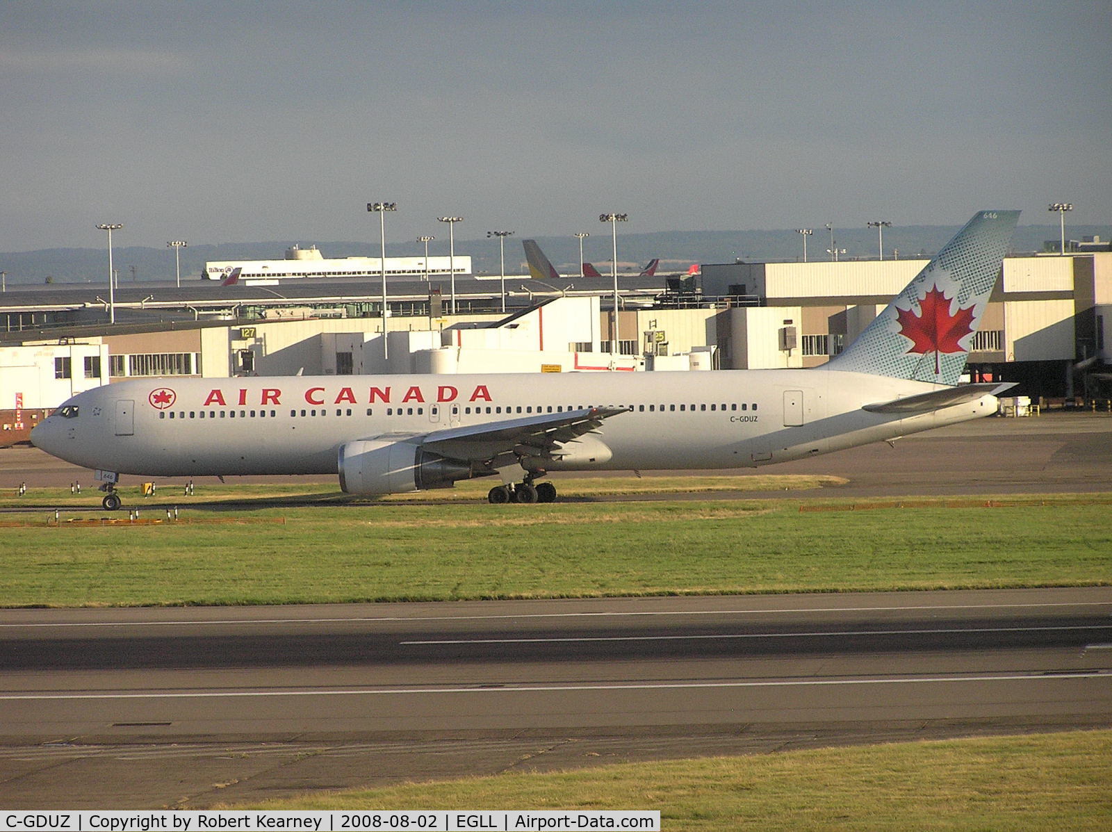 C-GDUZ, 1991 Boeing 767-38E C/N 25347, Air Canada taxiing to r/w