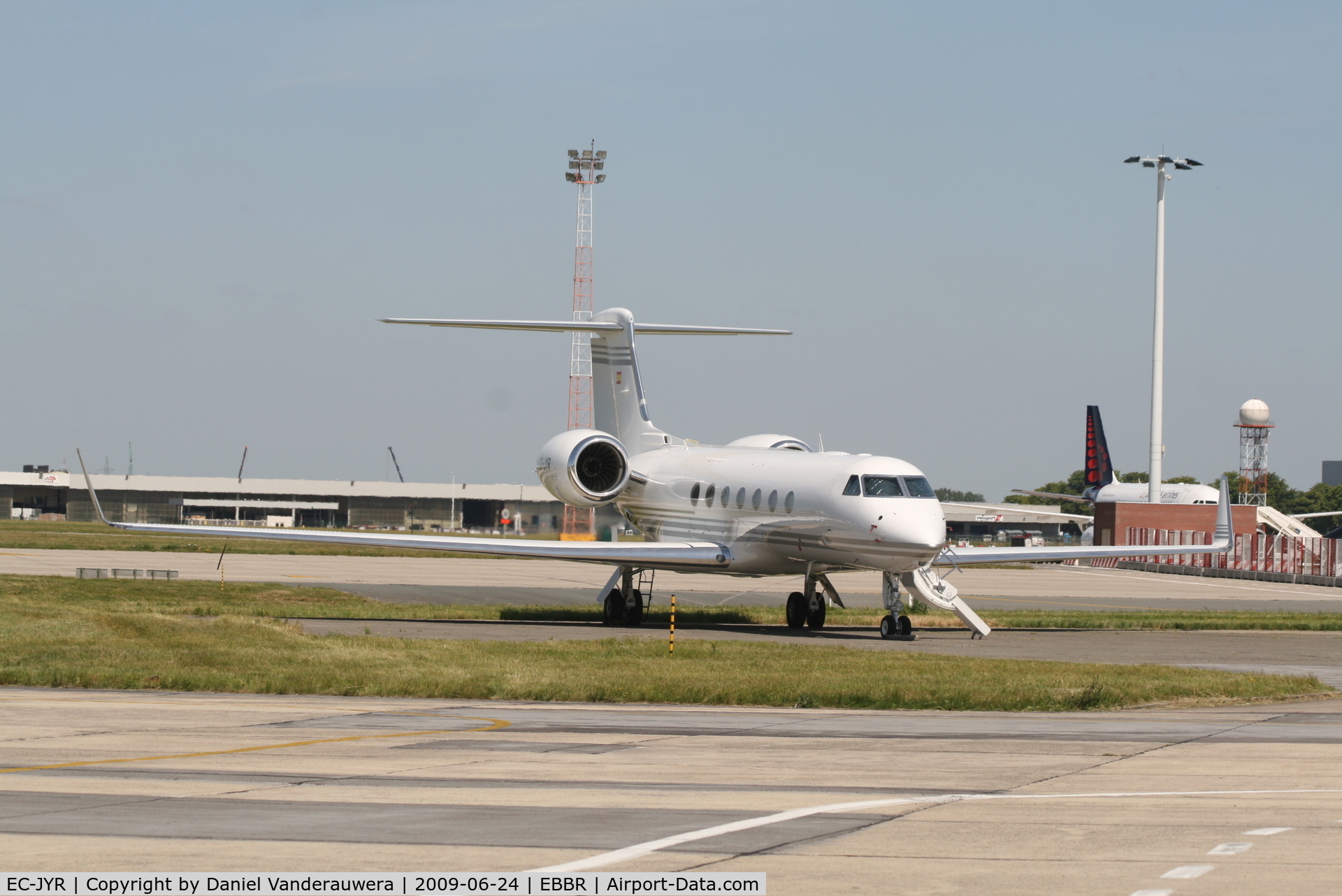 EC-JYR, 2006 Gulfstream Aerospace GV-SP (G550) C/N 5116, parked on General Aviation apron (Abelag)