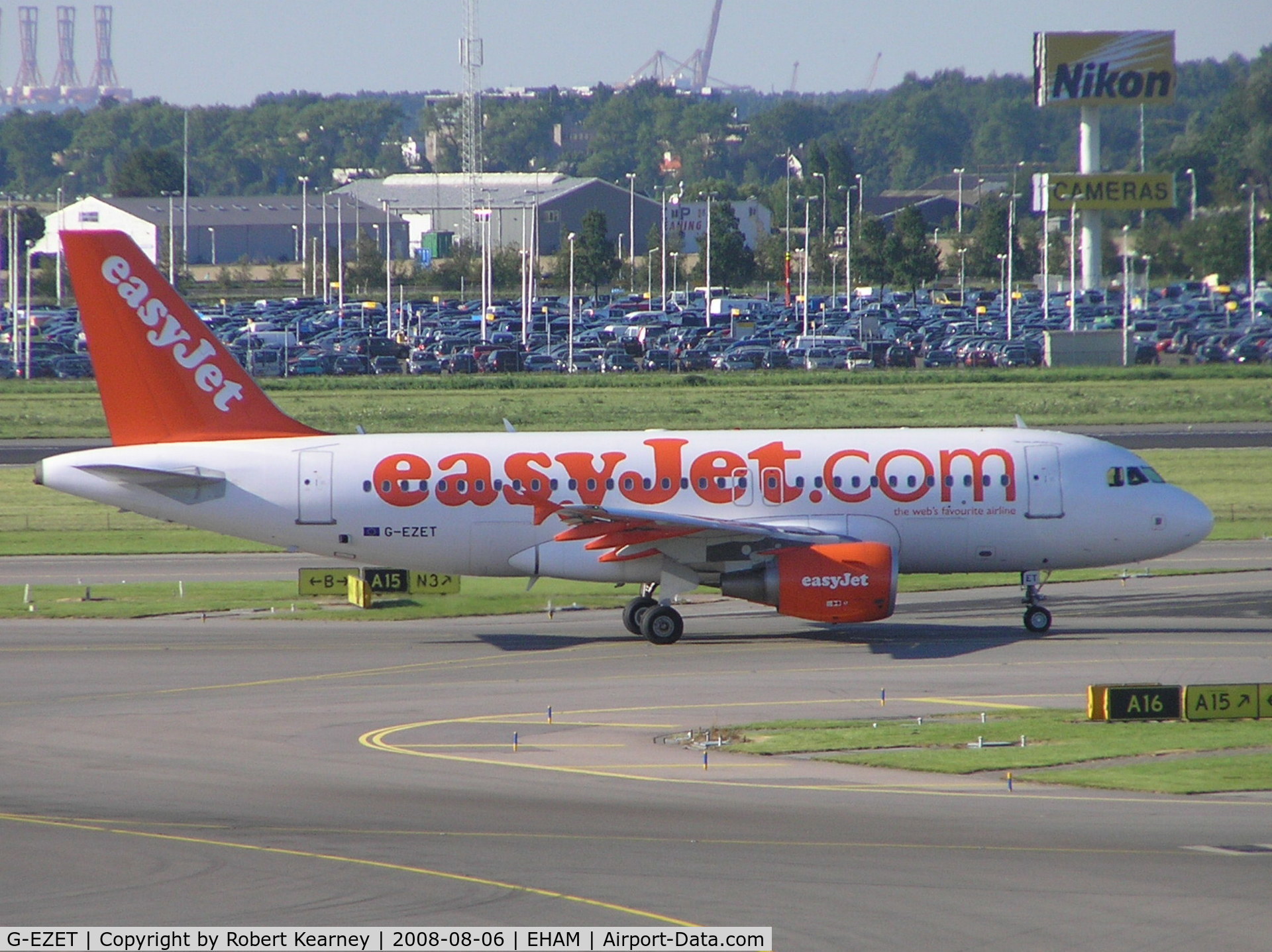 G-EZET, 2004 Airbus A319-111 C/N 2271, Easy Jet taxiing for take-off