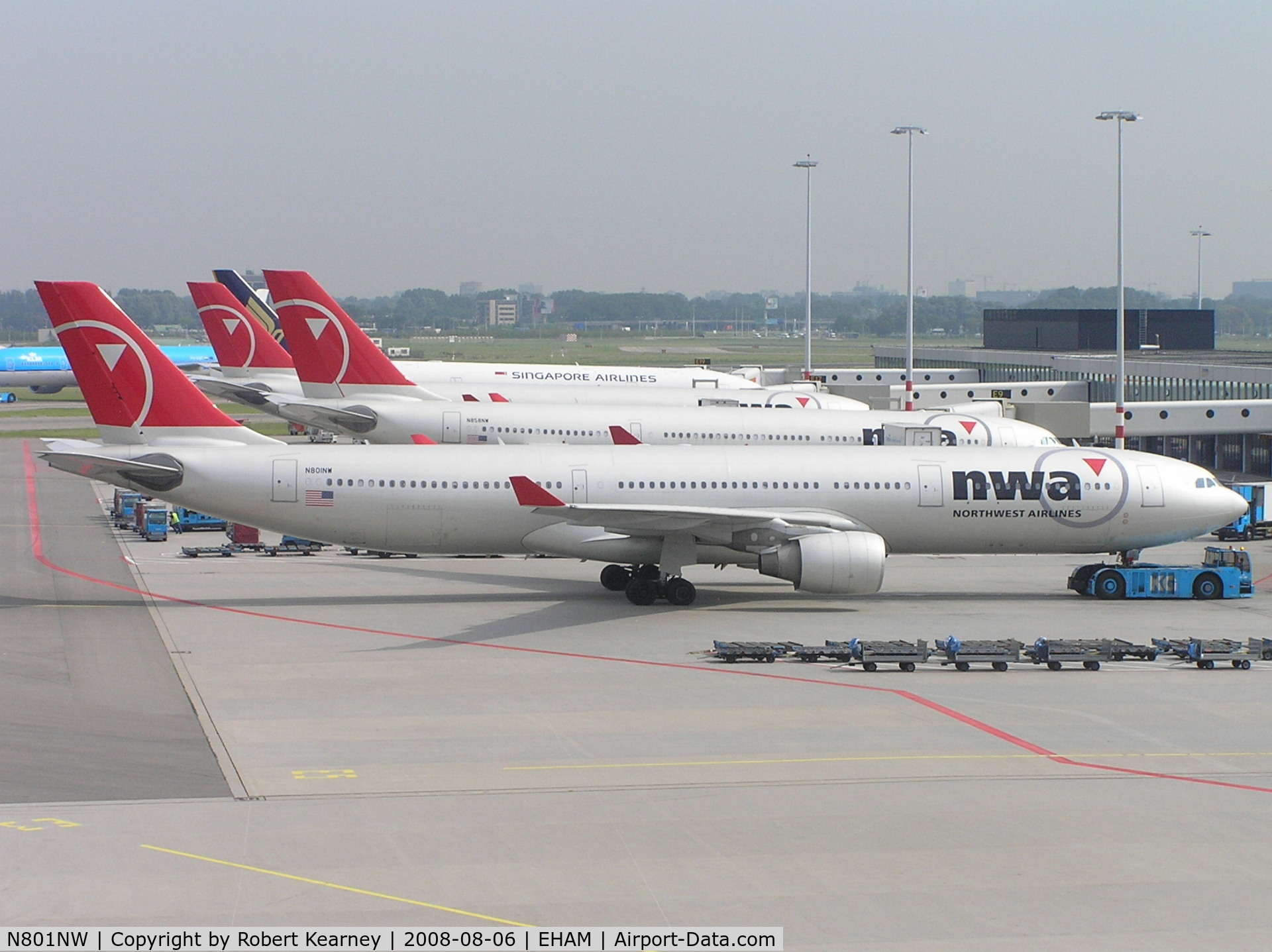 N801NW, 2003 Airbus A330-323 C/N 0524, NWA pushing back