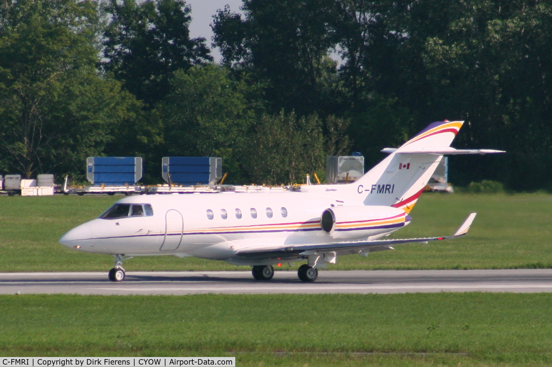 C-FMRI, 2004 Raytheon Hawker 800XP C/N 258688, Taking off ay Ottawa Macdonald-Cartier Airport