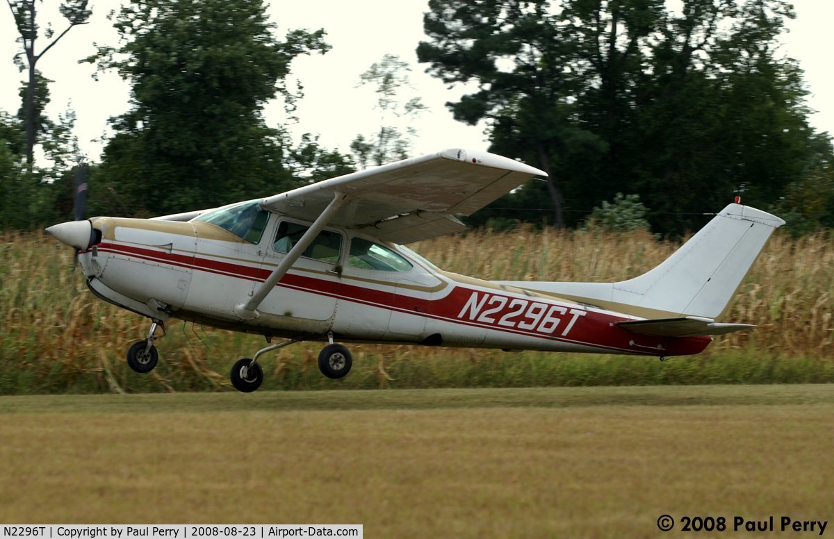 N2296T, 1977 Cessna R182 Skylane RG C/N R18200021, There she goes!