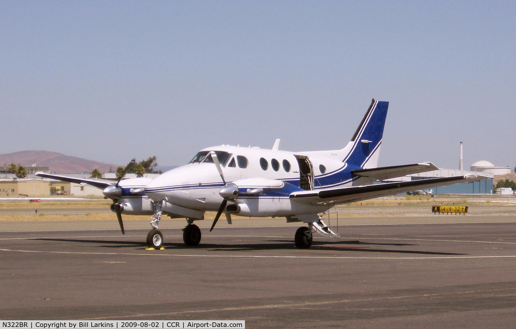 N322BR, 1989 Beech C90A King Air C/N LJ-1222, Visitor from Illionis