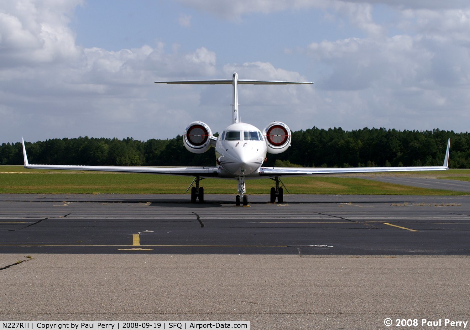 N227RH, 2007 Gulfstream Aerospace GIV-X (G450) C/N 4108, Quite a fetching head on view