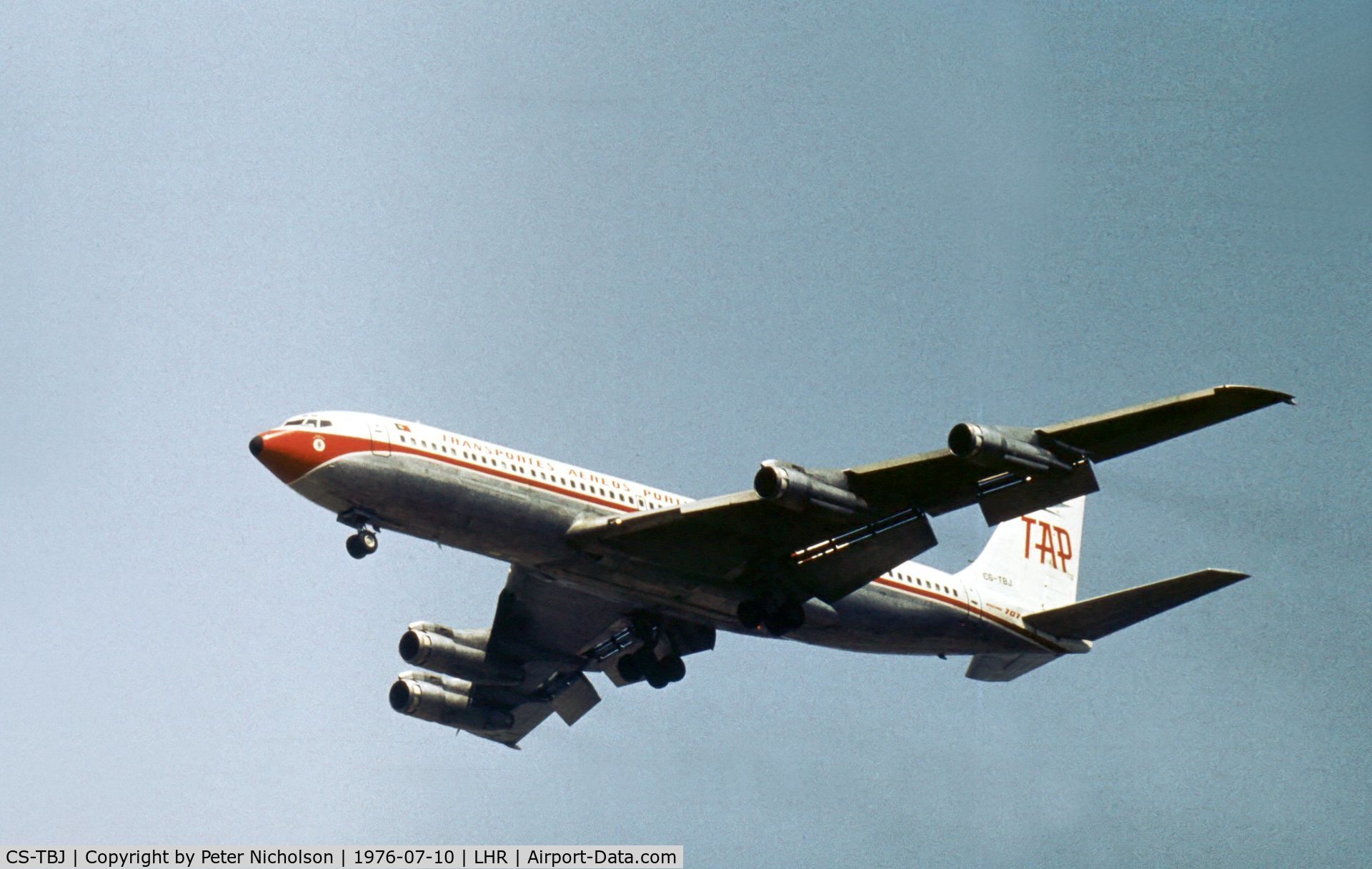 CS-TBJ, 1966 Boeing 707-373C C/N 19179, Boeing 707-373C of Portuguese airline TAP on final approach to London Heathrow in the Summer of 1976.