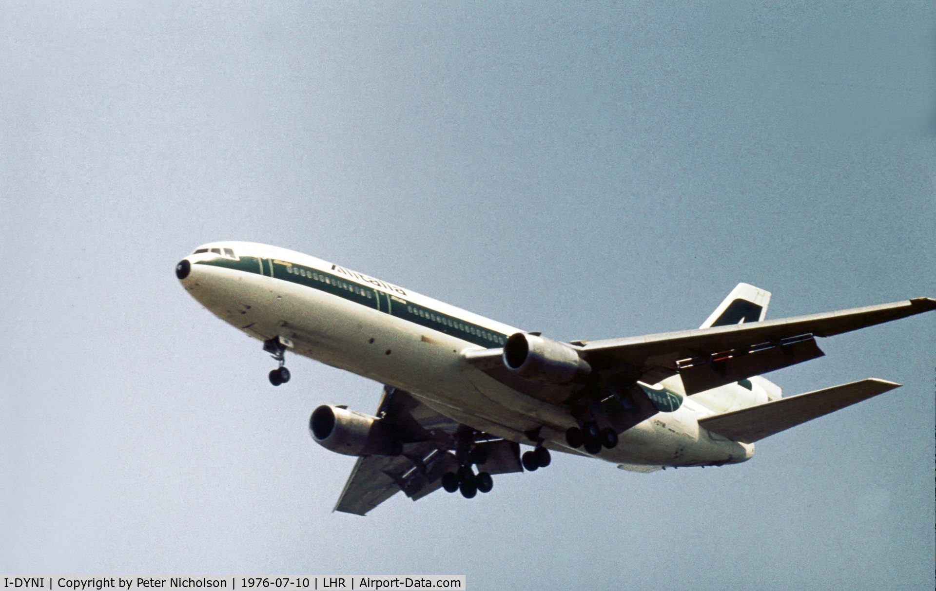 I-DYNI, 1973 Douglas DC-10-30 C/N 47863, DC-10-30, named Michelangelo Buonarrotti,  of Alitalia on final approach to London Heathrow in the Summer of 1976.