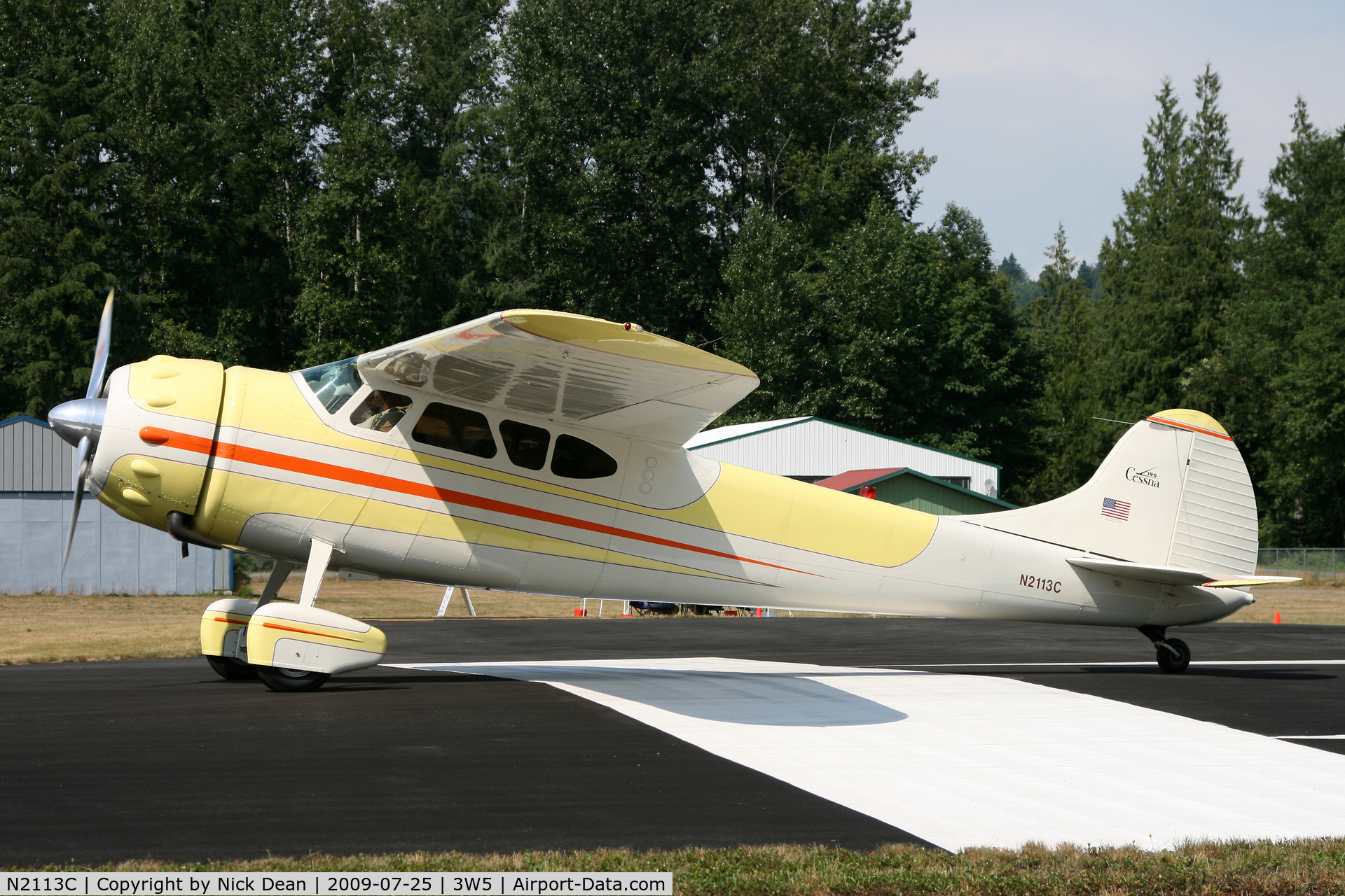 N2113C, 1953 Cessna 195B Businessliner C/N 16098, 3W5