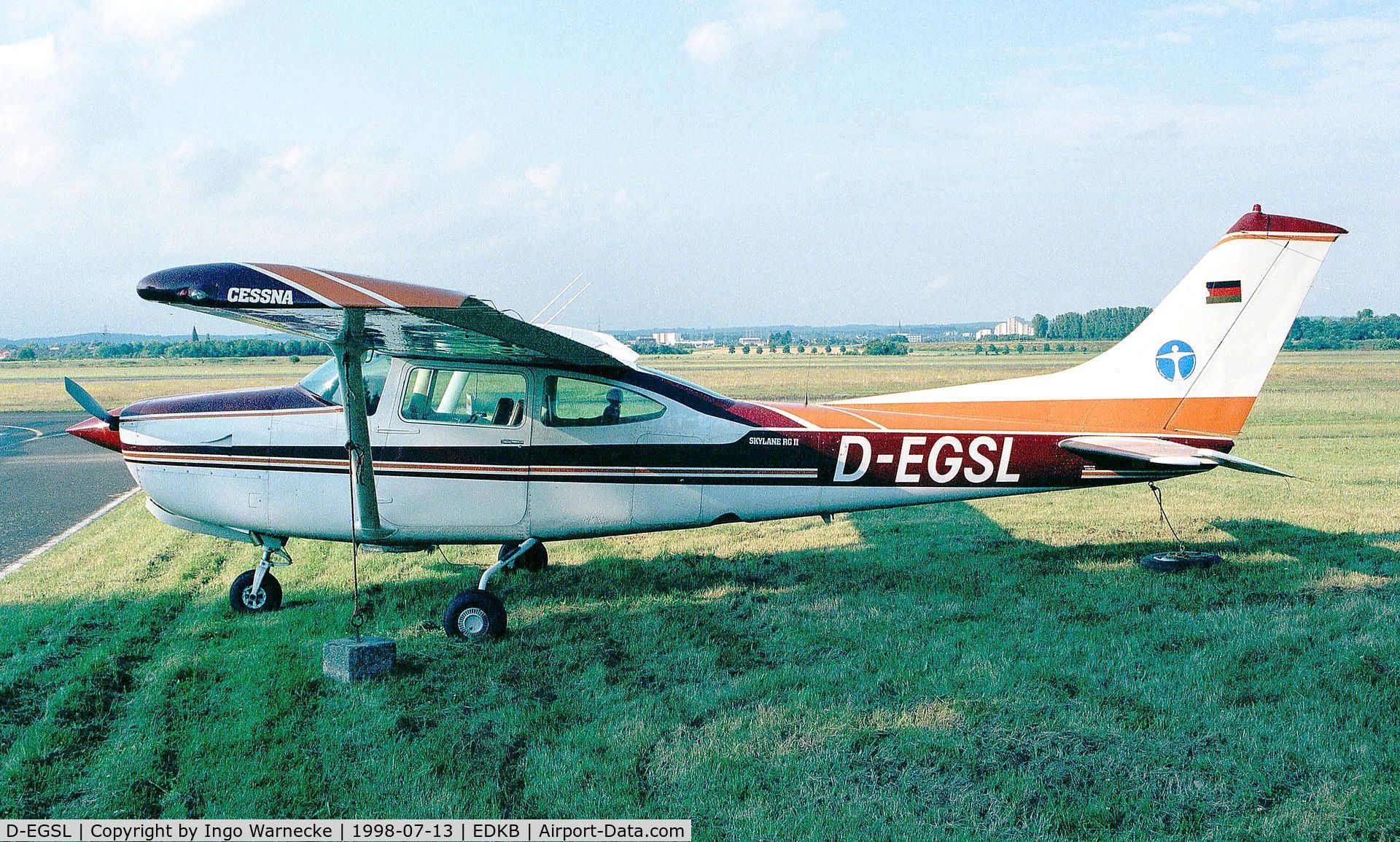 D-EGSL, Cessna TR182 Turbo Skylane RG C/N R18201364, Cessna R182 Skylane RG at Bonn-Hangelar airfield
