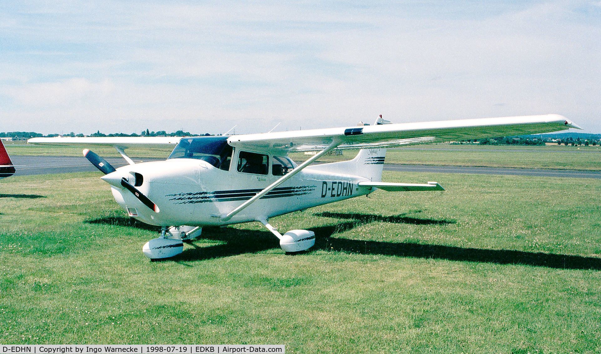 D-EDHN, 1997 Cessna 172R Skyhawk C/N 17280183, Cessna 172R Skyhawk 2 at Bonn-Hangelar airfield