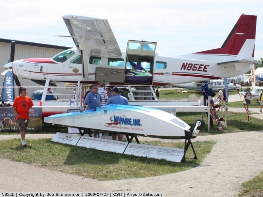 N85EE, 2005 Cessna 208 Caravan I C/N 20800391, Airventure 2009 - Oshkosh, Wisconsin
