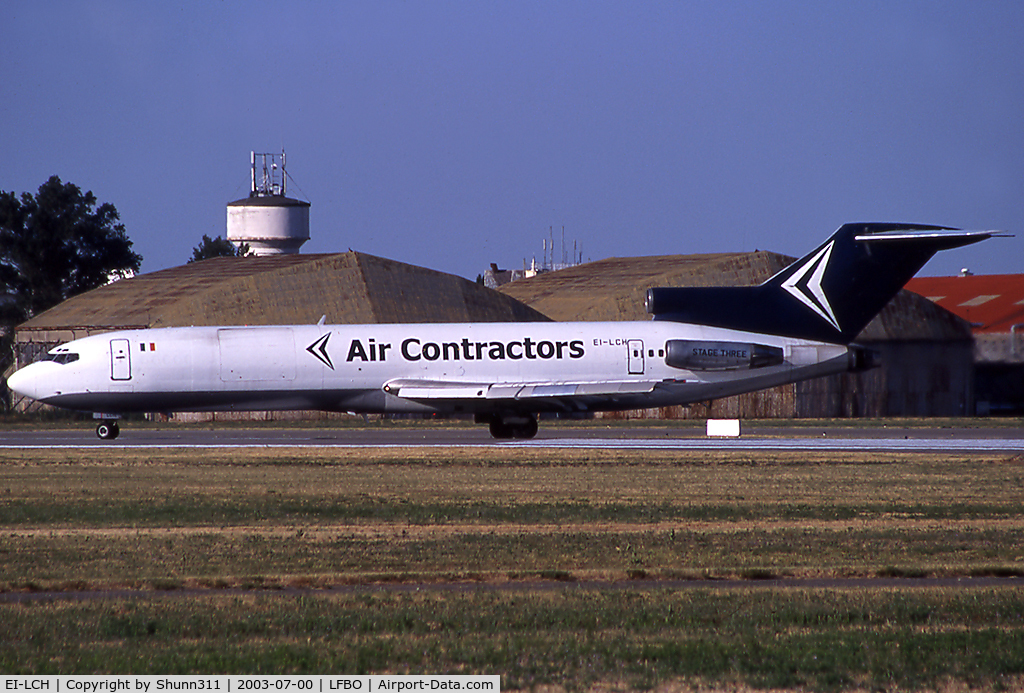 EI-LCH, 1971 Boeing 727-281 C/N 20466, Lining up rwy 32R for departure...