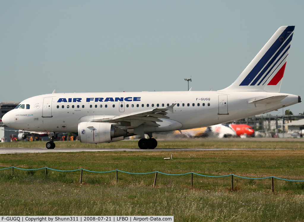 F-GUGQ, 2006 Airbus A318-111 C/N 2972, Lining up rwy 32R for departure...