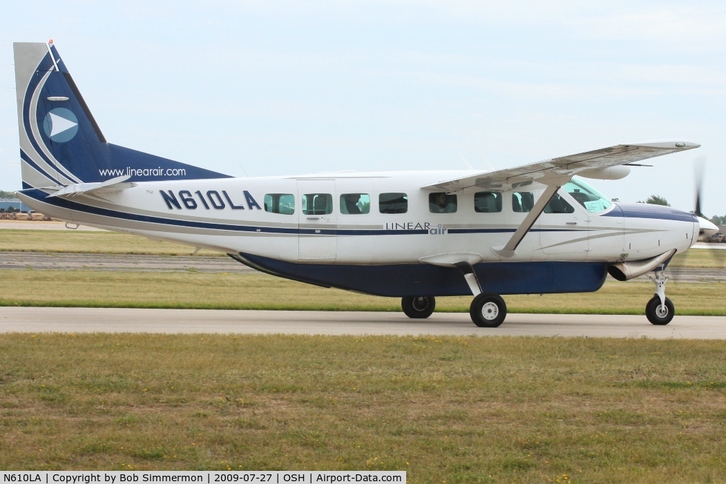 N610LA, 2004 Cessna 208B C/N 208B1060, Airventure 2009 - Oshkosh, Wisconsin