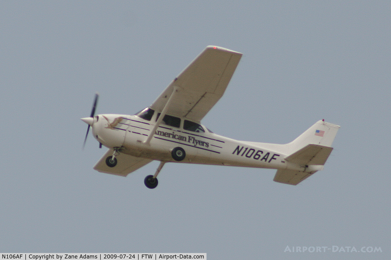 N106AF, 2001 Cessna 172R C/N 17281055, At Meacham Field
