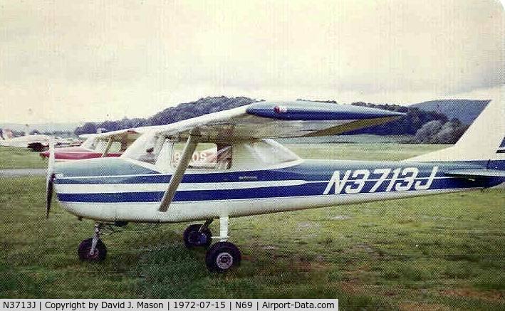 N3713J, Cessna 150G C/N 15065013, C150 N3713J at Stormville Airport, NY July 1972