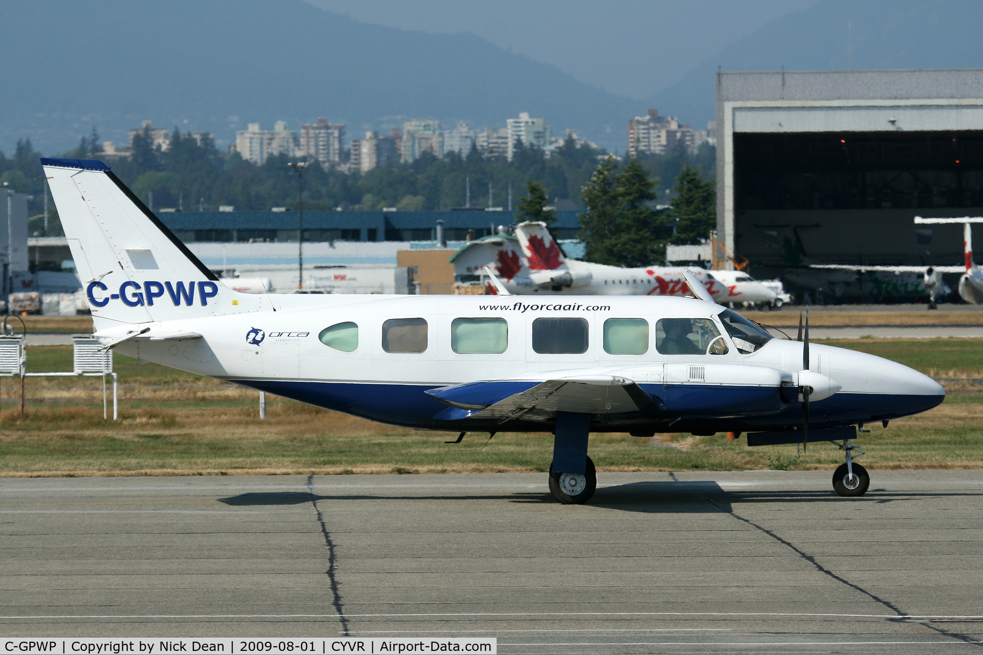 C-GPWP, 1979 Piper PA-31-350 Chieftain C/N 31-7952090, CYVR