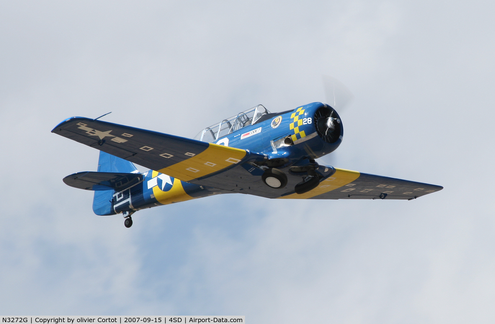 N3272G, 1942 North American SNJ-5 Texan Texan C/N 84826, taking off