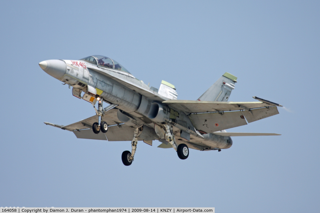 164058, 1990 McDonnell Douglas F/A-18D Hornet C/N 0948/D058, Taken on approach to NAS North Island, test flight after depot work.