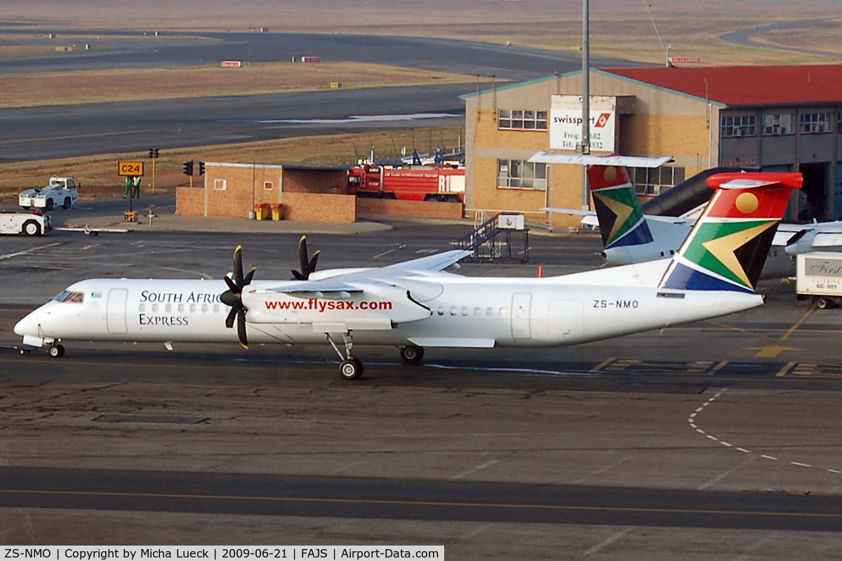 ZS-NMO, 2006 De Havilland Canada DHC-8-402Q Dash 8 C/N 4122, At Jo'burg