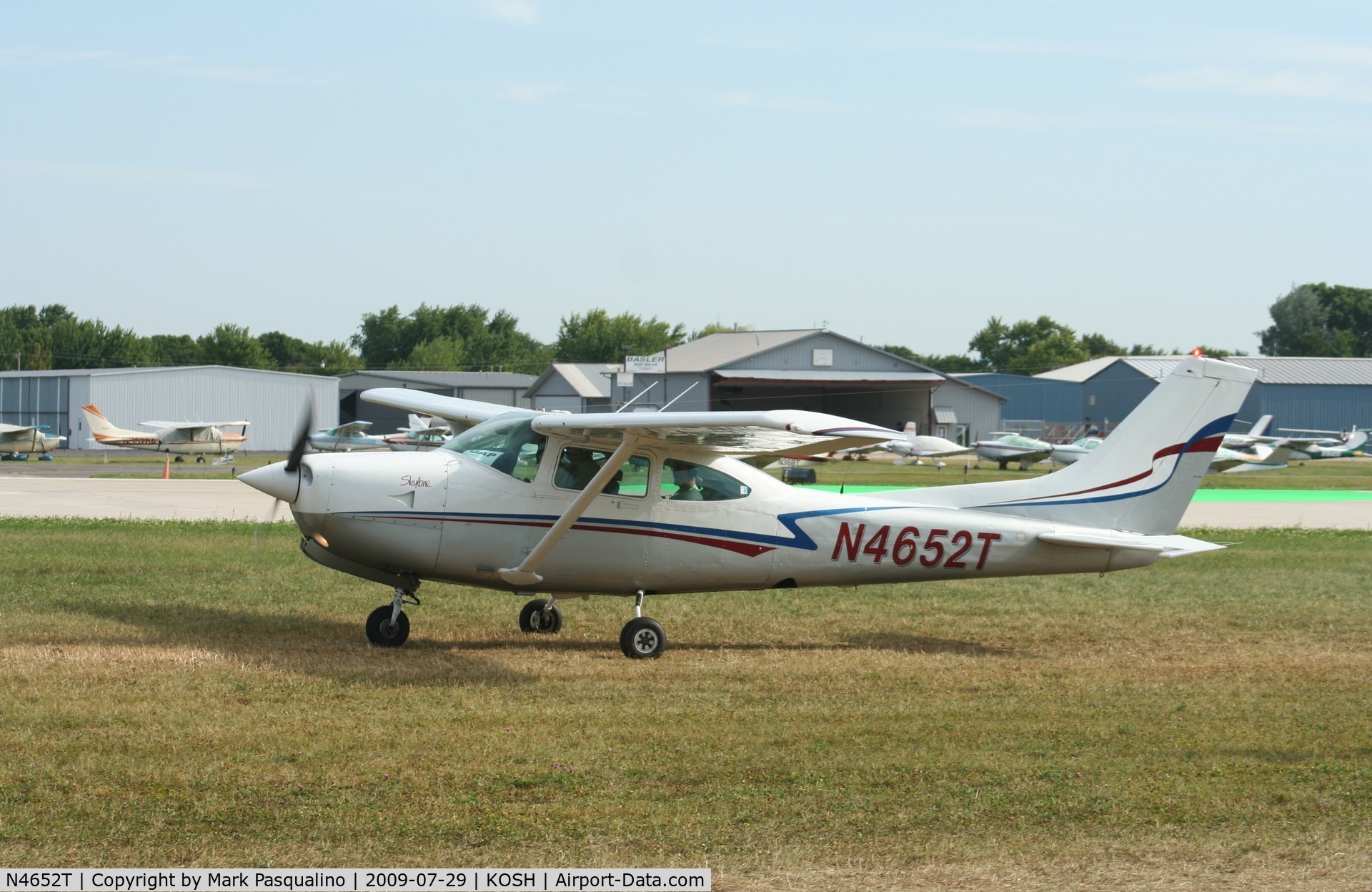 N4652T, Cessna R182 Skylane RG C/N R18201725, Cessna R182