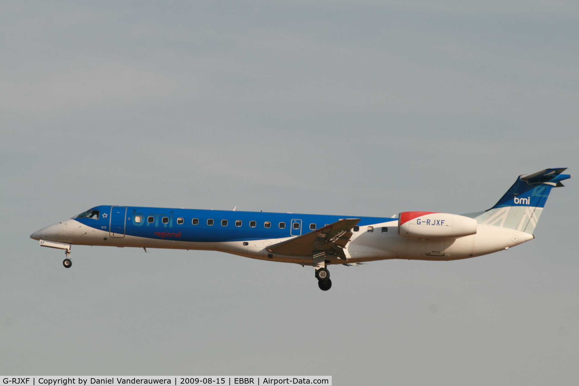 G-RJXF, 2000 Embraer EMB-145EP (ERJ-145EP) C/N 145280, arrival of flight BD141 to rwy 25L