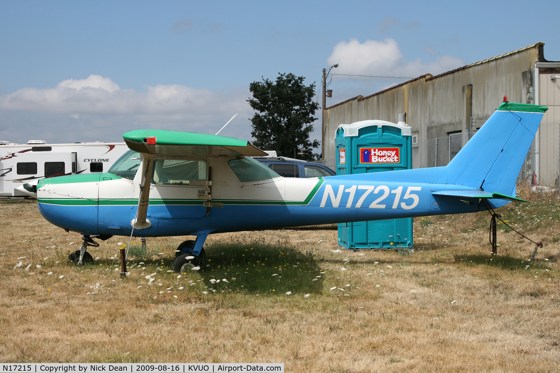 N17215, 1972 Cessna 150L C/N 15073668, KVUO