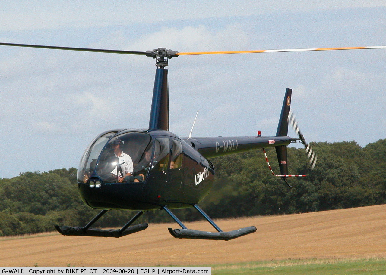 G-WALI, 2005 Robinson R44 II C/N 10849, STARLIGHT FOUNDATION DAY PARTICIPANT