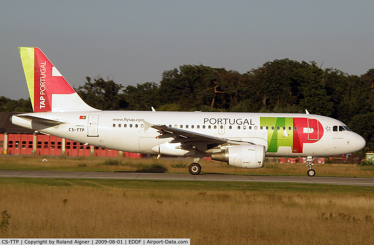 CS-TTP, 2000 Airbus A319-111 C/N 1165, TAP A319 in the evening