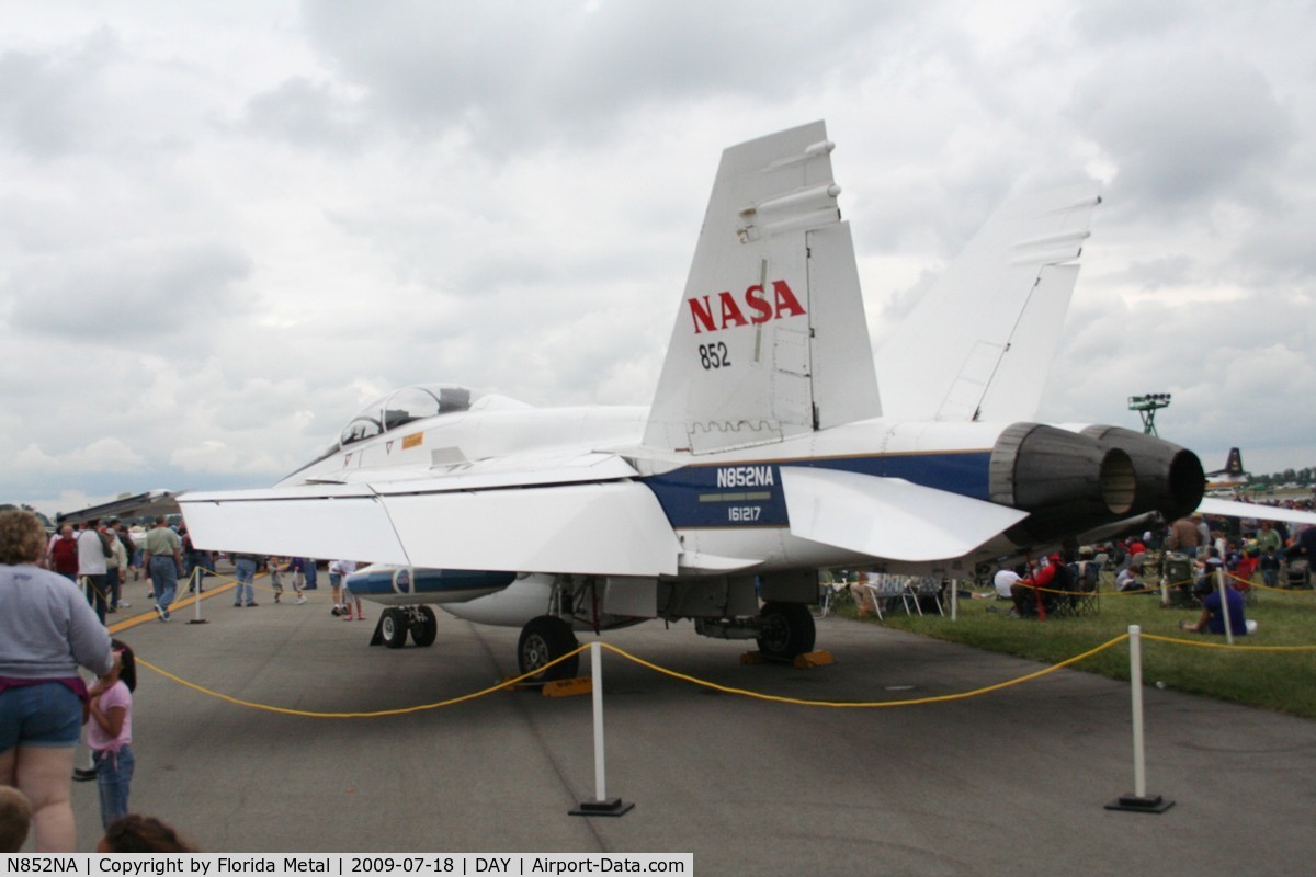 N852NA, McDonnell Douglas F/A-18B Hornet C/N 161217, NASA FA-18